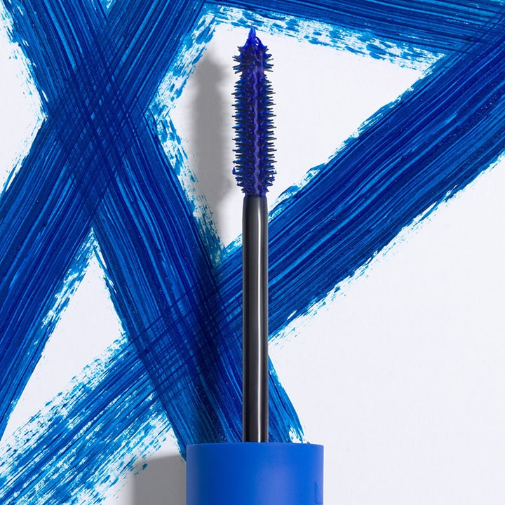 Una sola passata di MyPushUpToy lash primer e le tue ciglia saranno subito volumizzate e allungate.